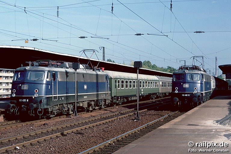 DB 110 405-8 und 110 402-5
