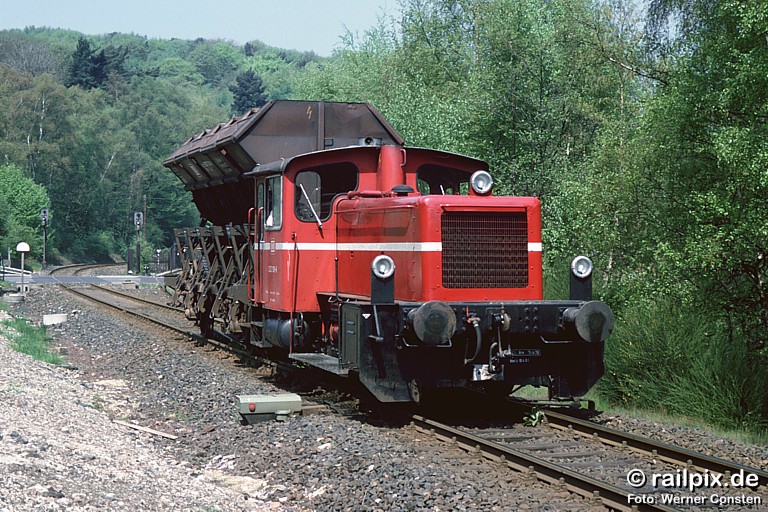 DB 332 109-8