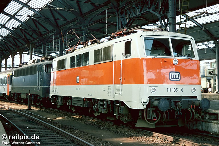 DB 111 135-0 und 110 464-5