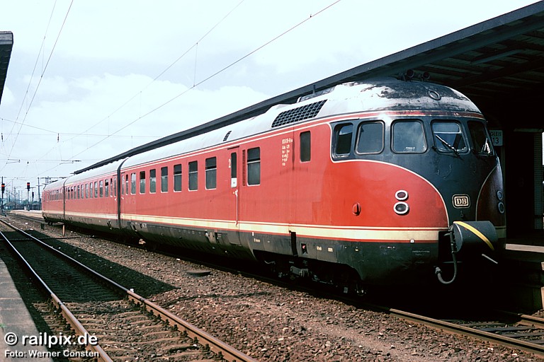 DB 613 618-8
