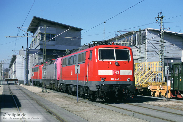 DB 111 045-1 und 127 001-6