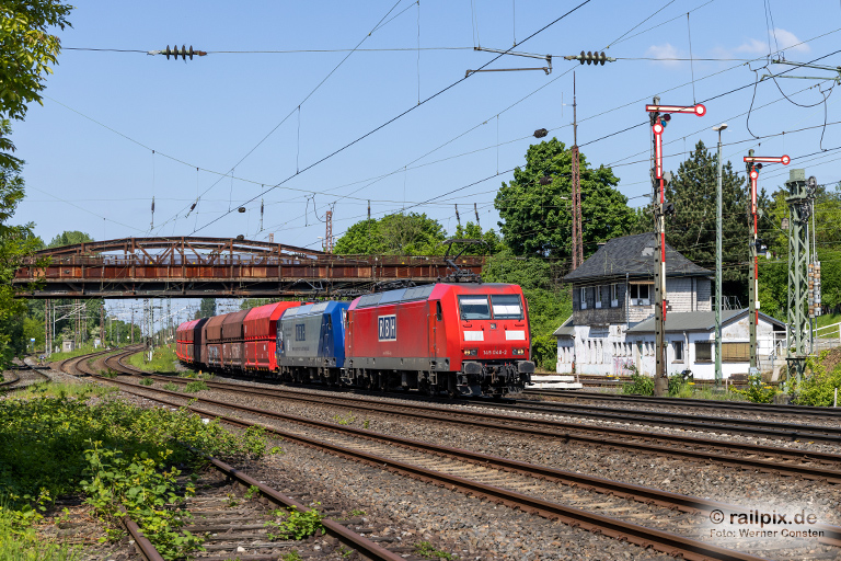 DB 145 040-2 und 145 030-3